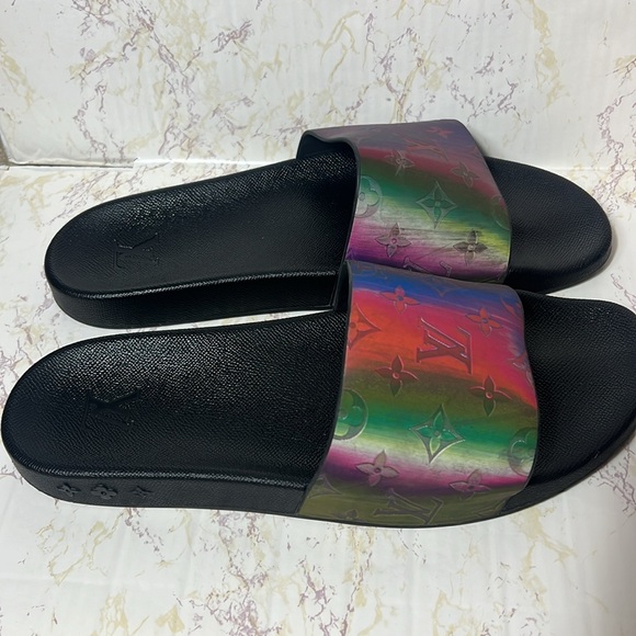 LOUIS VUITTON PRISM HOLOGRAPHIC MONOGRAM RAINBOW SLIDES - SIZE 11 MENS - Picture 6 of 9